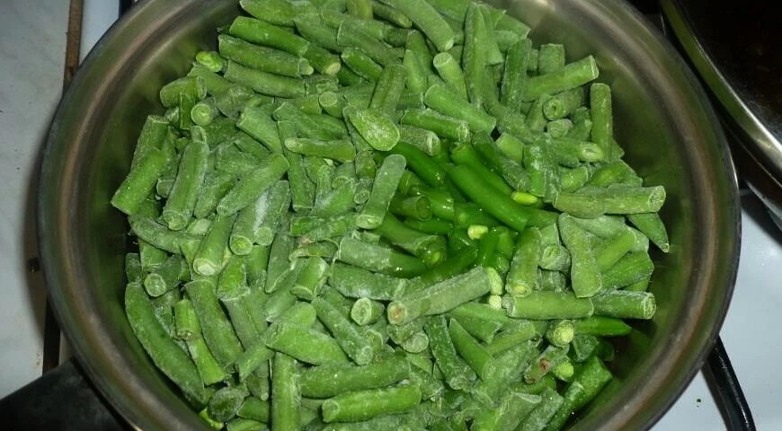 String beans in Caucasian style
