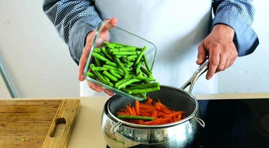 Green Beans with Carrots and Chermula