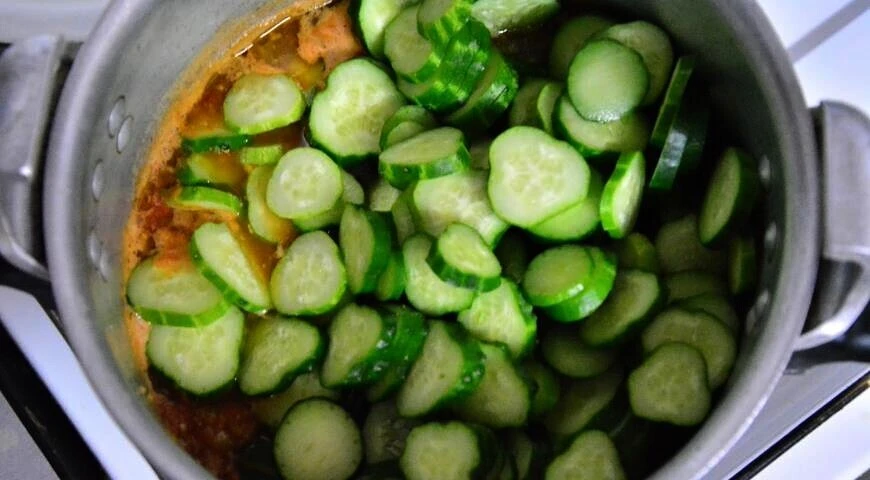 Salad with cucumbers "Appetizing"