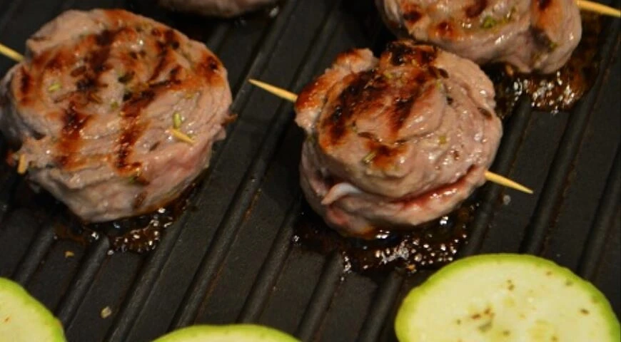 Grilled pork snails