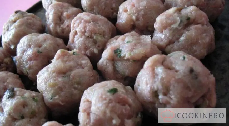 Albóndigas en salsa cremosa de champiñones