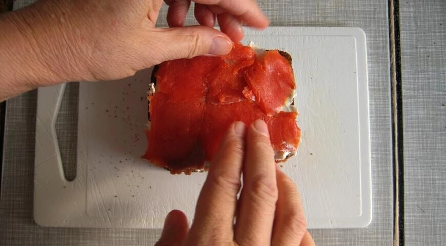 Crostino con salmone rosso affumicato e ricotta