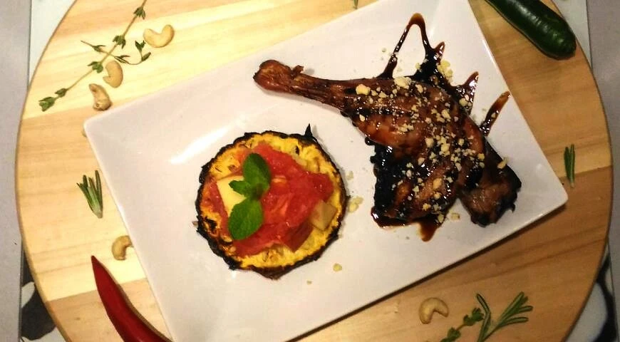 Grilled duck leg with fruit