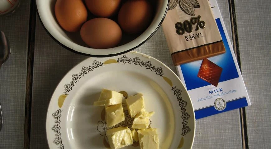 Schokoladenkuchen mit Zitrone und kandiertem Ingwer von Elena Bon