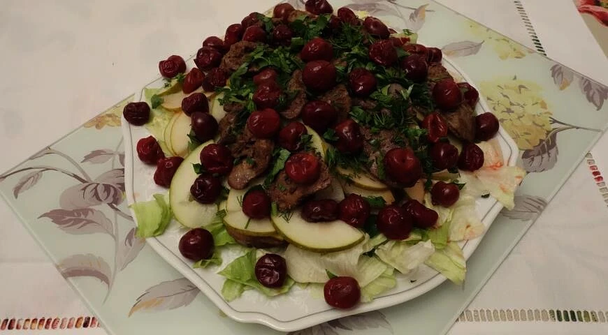 Chicken liver and pear salad with pickled cherries