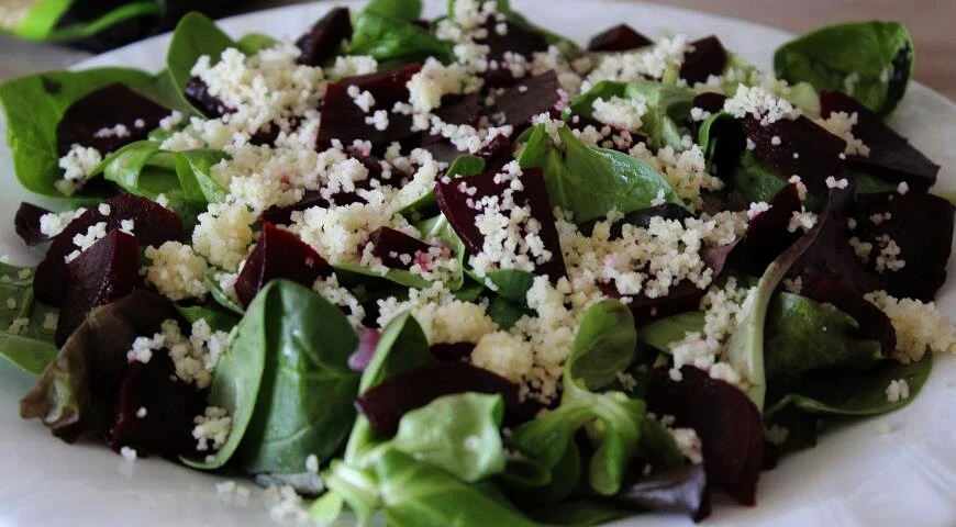 Beet salad with couscous