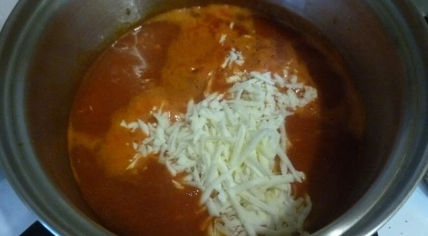 Tomatensuppe mit Käse