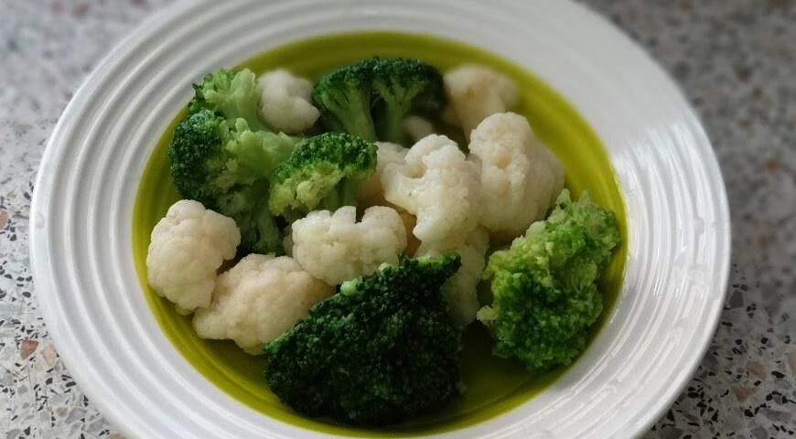 Insalata vitaminica con broccoli e cavolfiore
