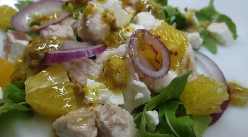 Chicken salad with oranges and feta