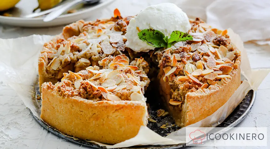 Open pear pie