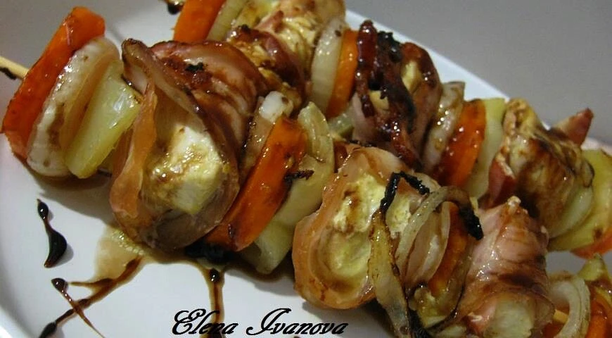 Chicken skewers with vegetables