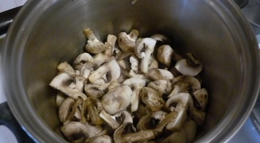 Purea di zuppa di verdure con funghi prataioli