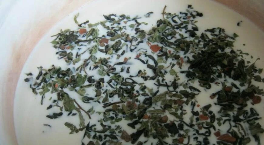 Gelato al tè verde con menta e cannella