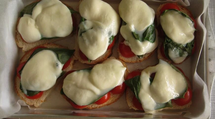 Warme Sandwiches "italienische Art"