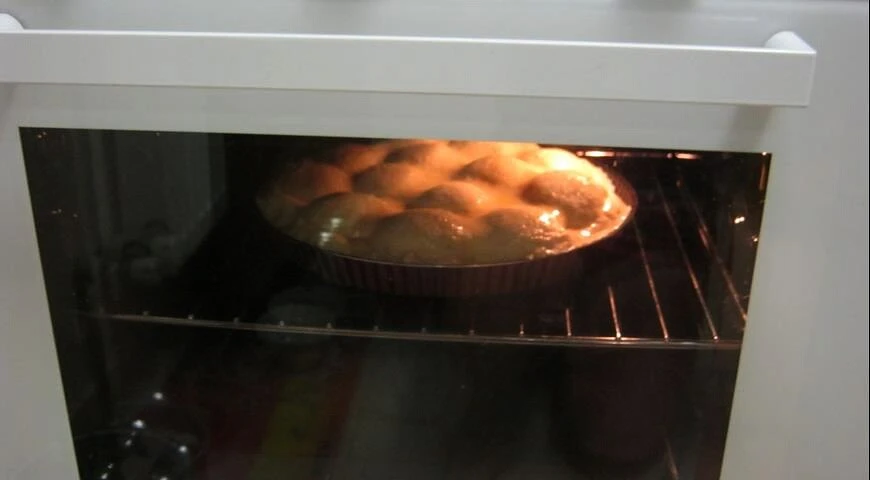 Curd pie with apples