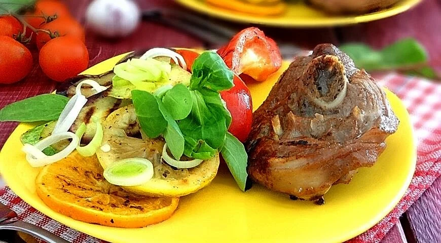 Grilled vegetables with turkey