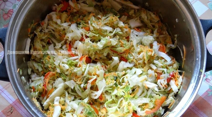 Cabbage salad in own juice