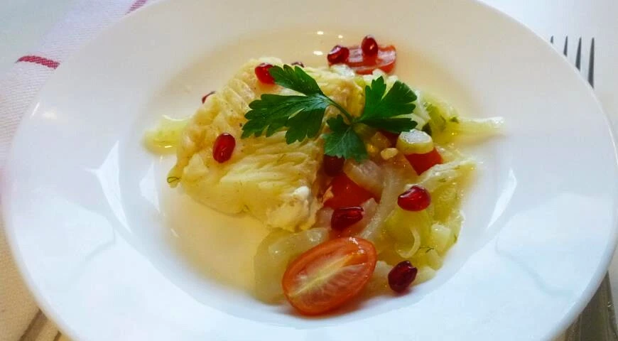 Halibut with pomegranate and fennel