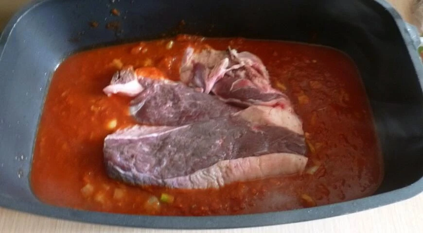 Chili con carne con salsa de pimientos