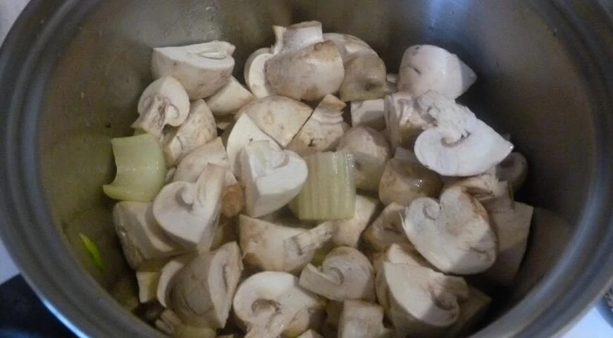 Soupe aux champignons et casserole de pâtes