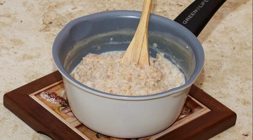 Porridge cremoso ai cinque cereali