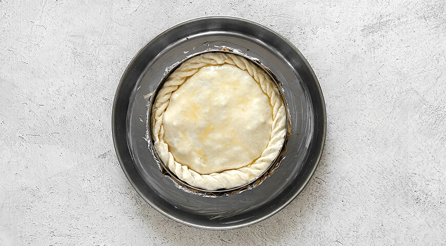 Pie with cheese and dill