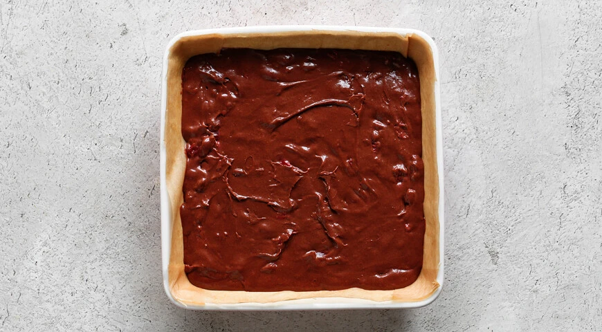 Brownie de chocolate con cerezas