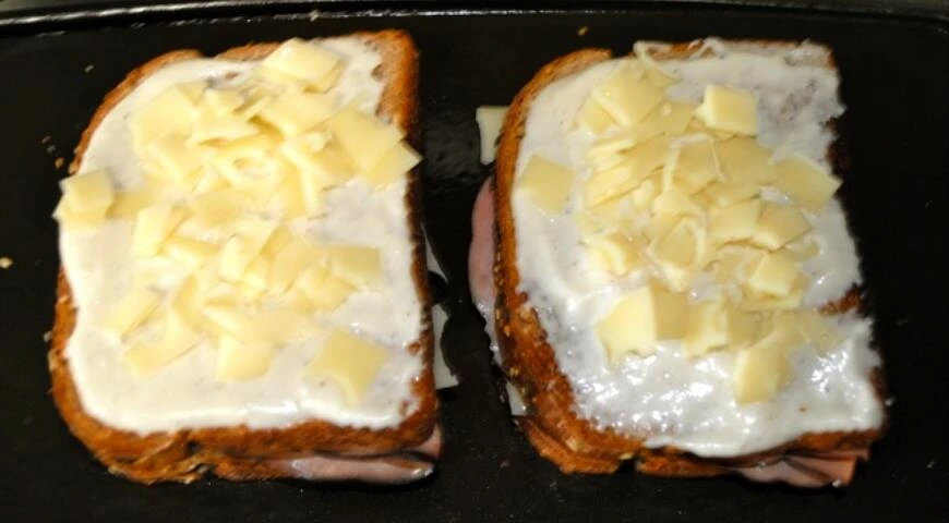 Croque-monsieur sandwich