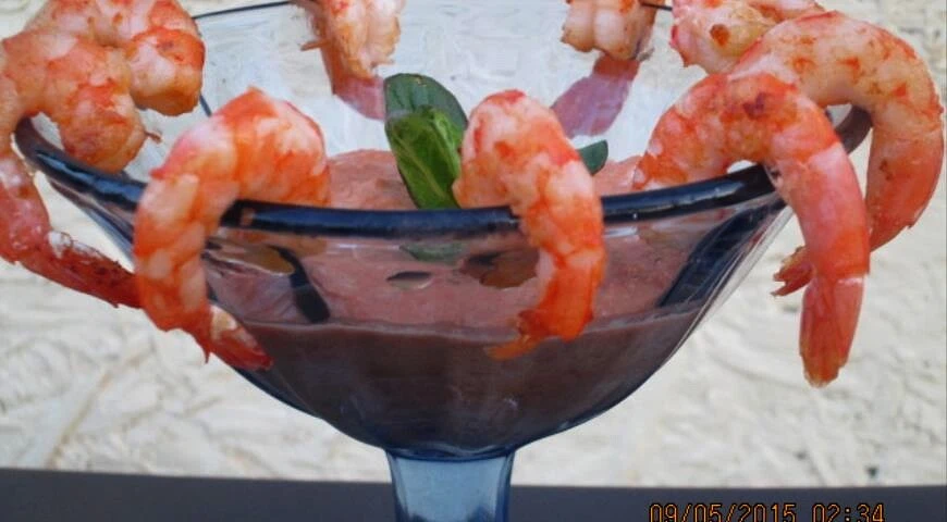 Shrimp cocktail with tomato dip