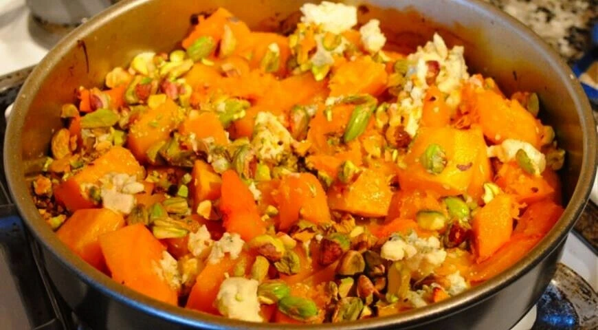 Pumpkin with blue cheese and pistachios