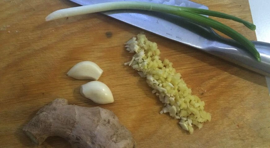 Filet de tilapia cuit au four avec des légumes