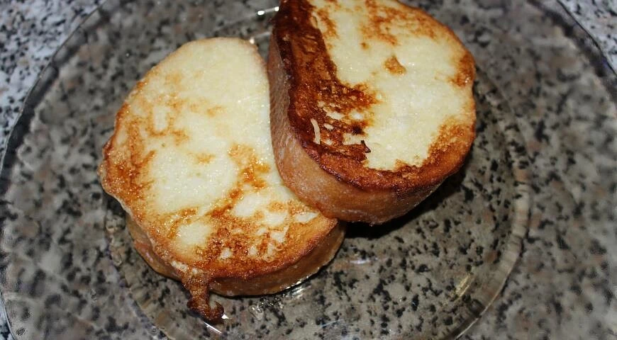 Bastón frito con leche y huevo