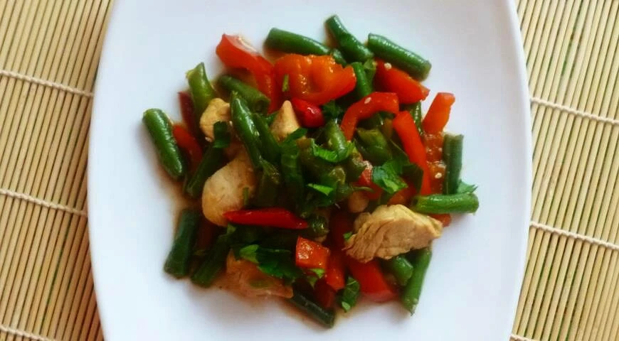 Poulet aux légumes au wok