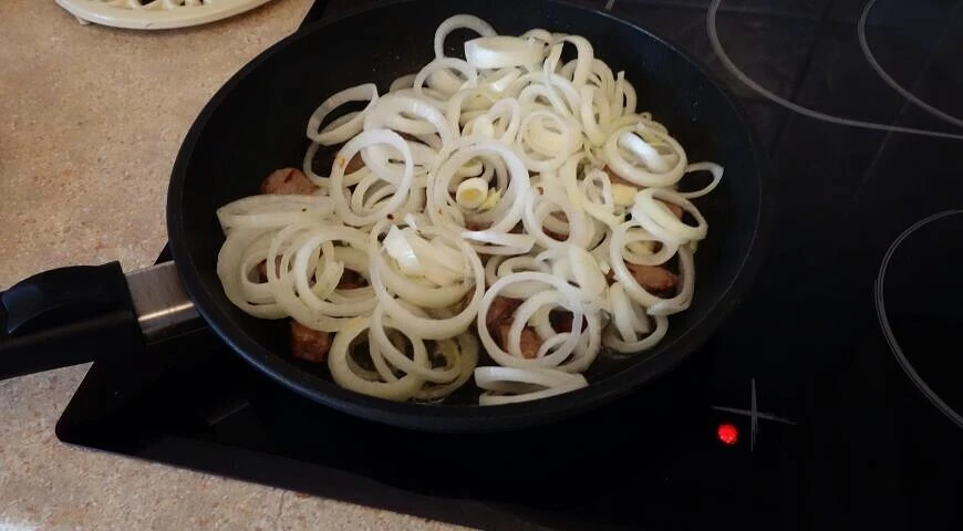 Pilaf with garlic