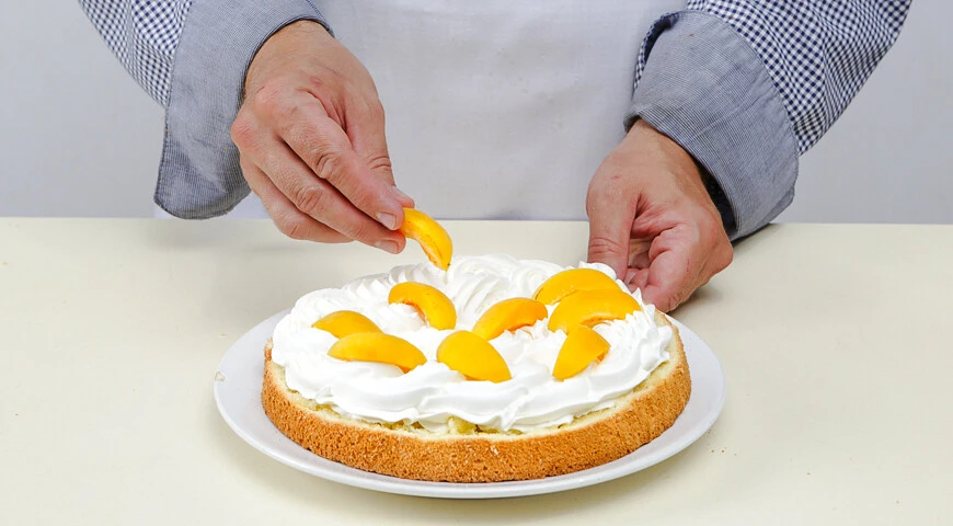 Biscuit cake with apricots