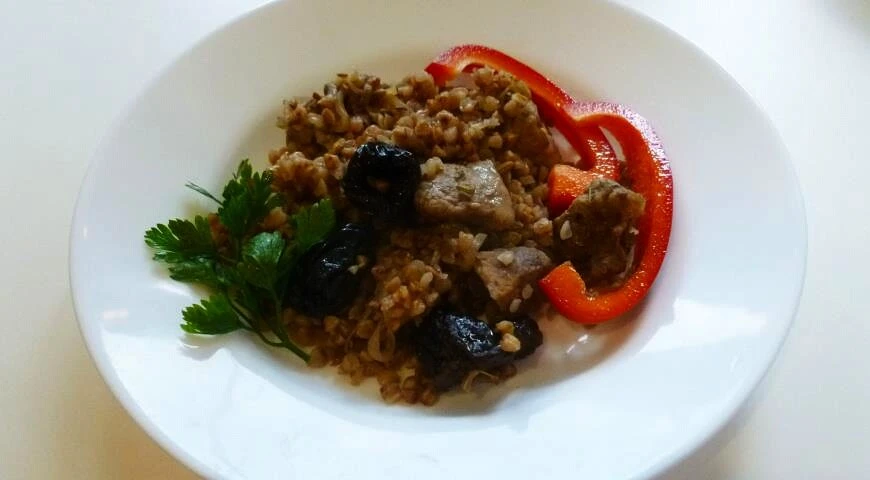 Buckwheat with meat and prunes