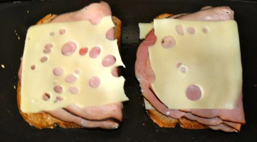 Croque-monsieur sandwich