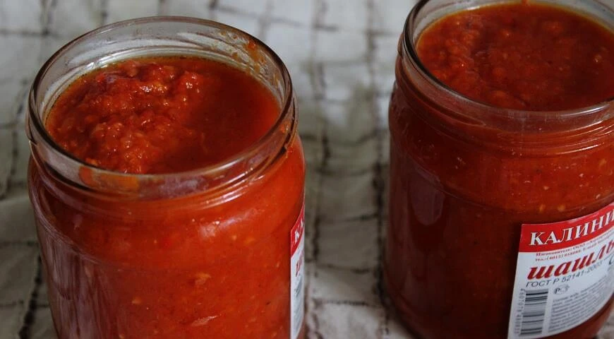 Salsa de tomate picante con pimiento dulce