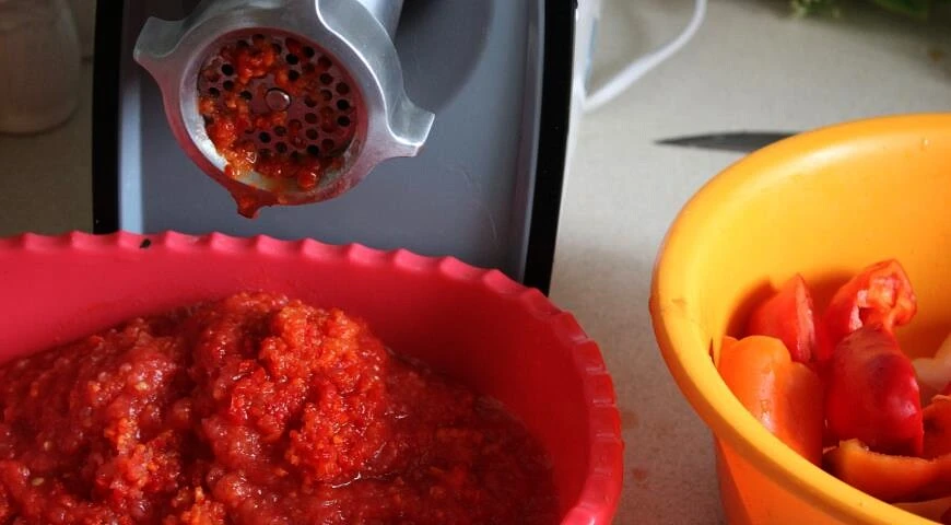 Salsa di pomodoro piccante con peperone dolce