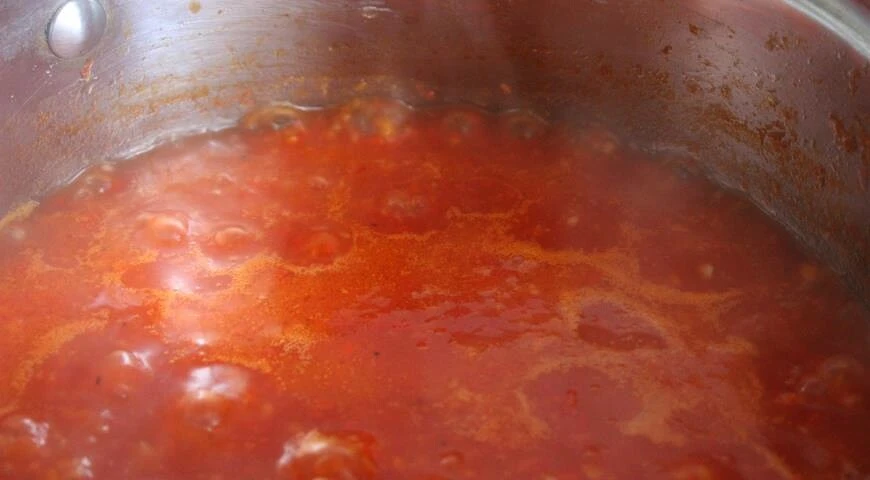 Salsa de tomate picante con pimiento dulce