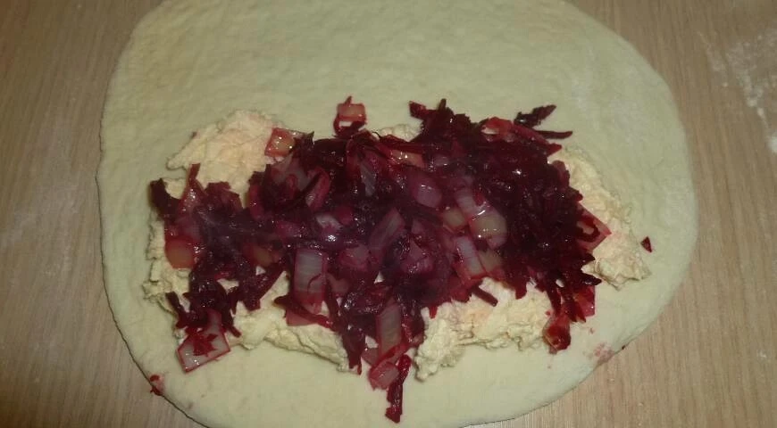 Calzone with beetroot and ricotta