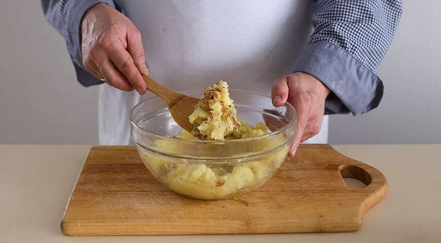 Weizenkuchen mit Kartoffelfüllung