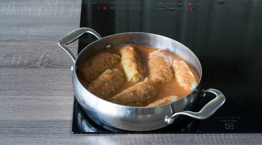 Cabbage rolls with meat and rice