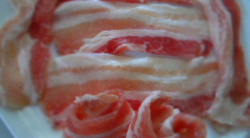 Crème glacée crémeuse au bacon caramélisé