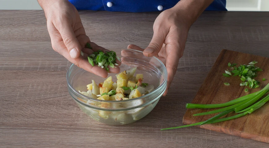 Salade de topinambour avec craquelins et croûtons