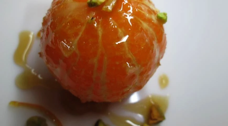 Karamell-Mandarinen mit Pistazien