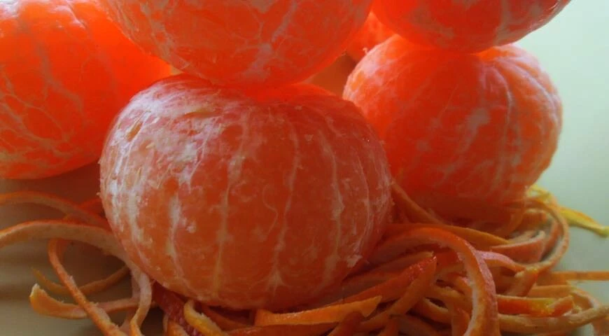 Caramel tangerines with pistachios