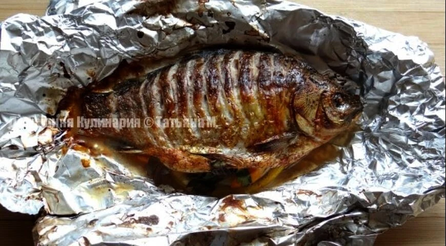 Grilled crucian delicious