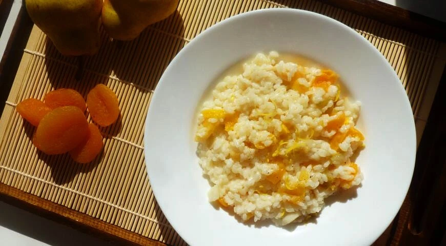 Risotto with pear and dried apricots