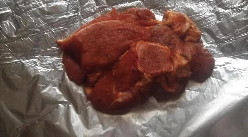Cerdo con salsa de grosella negra